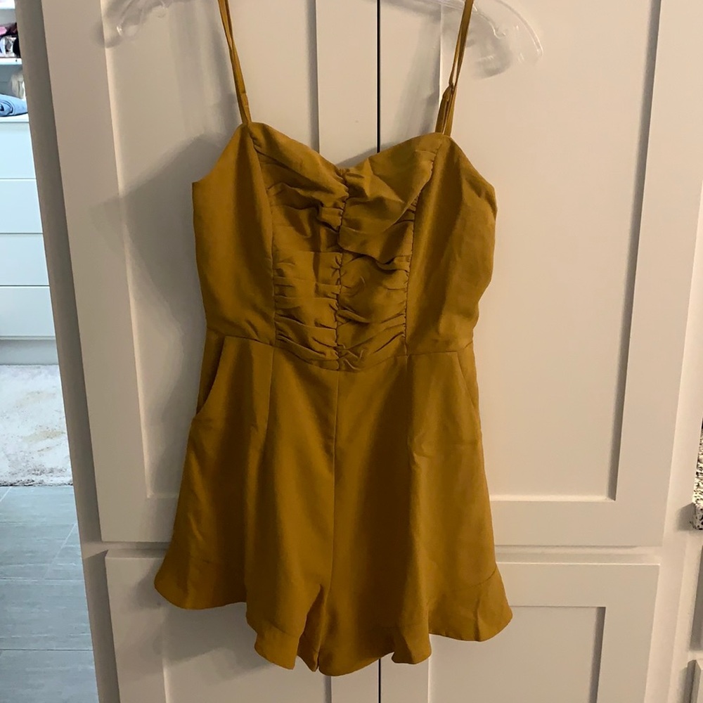 NWT! Mustard color romper with pockets